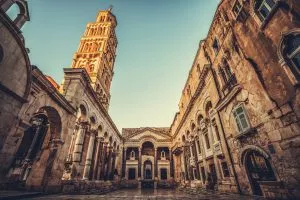 Explora el Palacio de Diocleciano